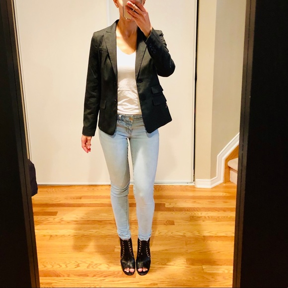 ⭐️2 for $30⭐️ Banana Republic a Classic-Fit Blazer - Picture 4 of 6